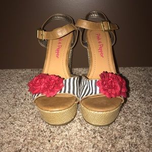 FRANCESCA’S NWOT PINK & PEPPER WEDGES SIZE 7